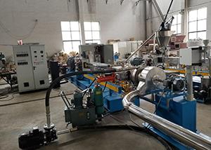 PP、PE高填充碳酸鈣水環(huán)造粒機(jī)組